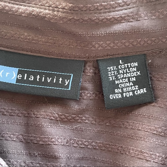 Relativity brown business casual button down shirt size large new with tags - Picture 4 of 5